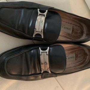 Dolce and Gabbana black flats